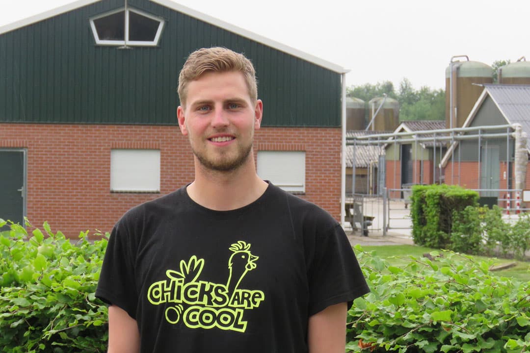 Pluimveehouder en student Arjen Kocks wil samen met Elanco meer te weten komen over coccidiose bij 1 ster Beter leven-kuikens. - Photo: Elanco