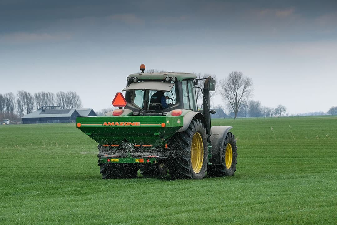 Een ton KAS kostte in het voorjaar van 2021 zo’n € 20; dit jaar mag je rond € 60 voor een ton neertellen. Foto: Jan Willem van Vliet
