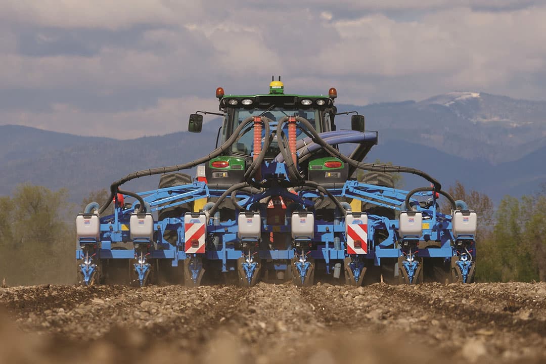 De nieuwe ValoTerra is vanaf 2023 leverbaar in verschillende werkbreedtes, namelijk 6, 8, 9 en 12 rijen. - Foto's: Monosem