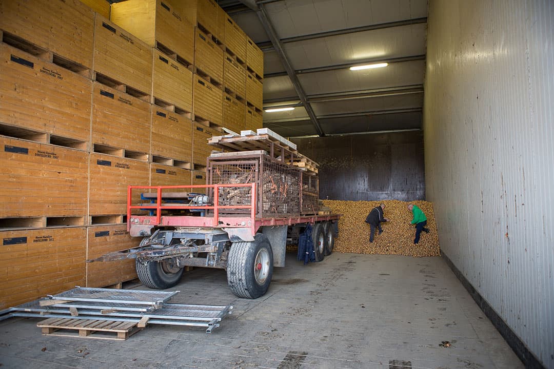 In grote akkerbouwschuren worden de goederen ingezameld. Foto ter illustratie. - Foto: Peter Roek