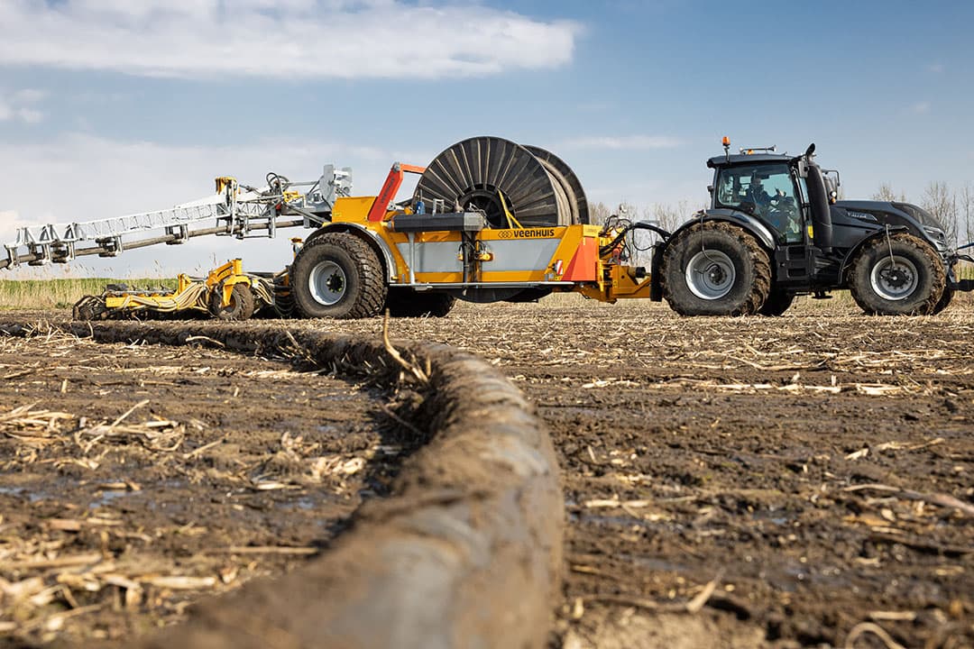 De veehouderij en mestaanwending (zowel dierlijke mest als kunstmest) zijn de belangrijkste bronnen van de landbouwemissies. - Foto: Peter Roek