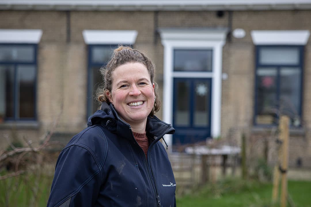 Marijke De Smet - Oosterhuis (34) woont met man en vier kinderen in Hoofdplaat (Zld.). Samen met een compagnon runnen ze Beiderwaen landbouw CV, een biologisch-dynamisch akkerbouwbedrijf van 73 hectare.
