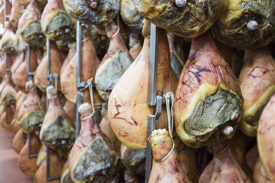 Parmaham uit Italië - Foto: ANP