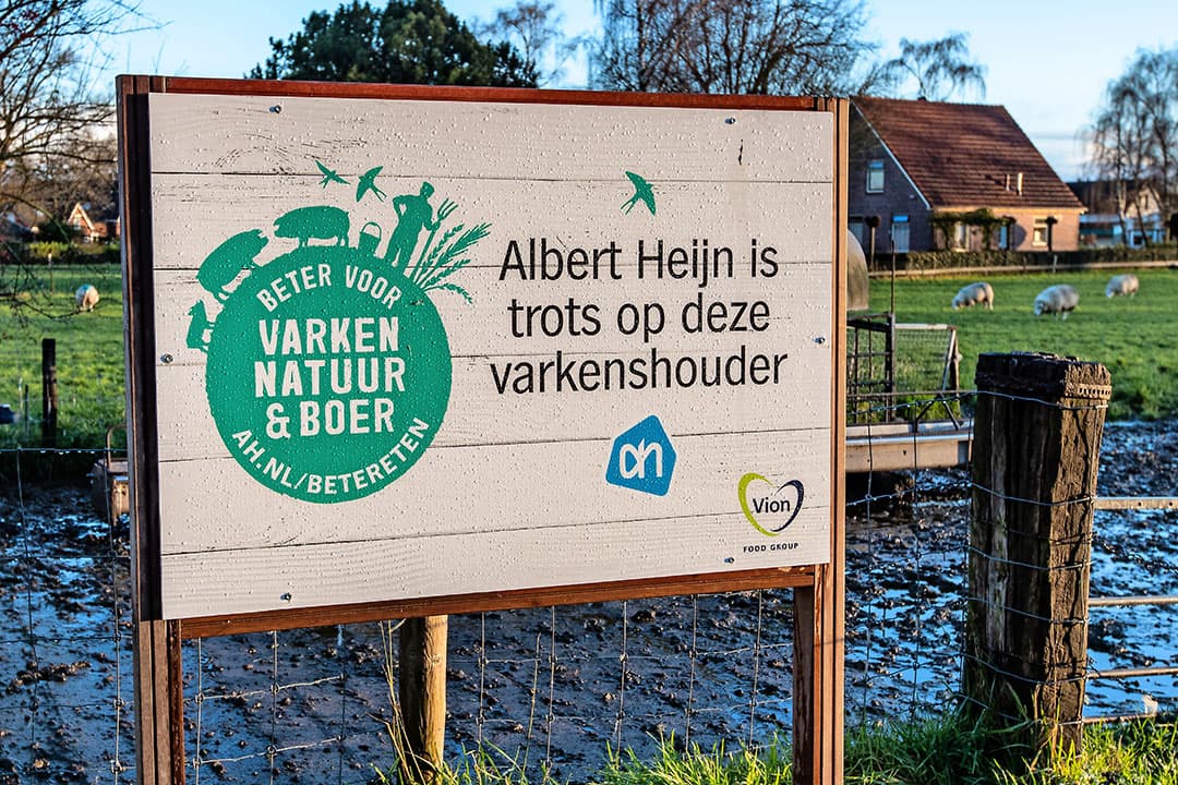 AH heeft het ‘Beter voor’-programma waarbij afspraken zijn gemaakt met onder andere varkenshouders, melkveehouders en pluimveehouders. - Foto: Ronald Hissink