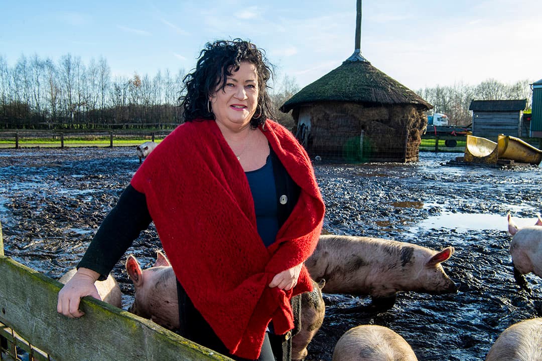 Caroline van der Plas is Kamerlid en laat in haar manier van politiek bedrijven graag merken dat ze met beide benen in de klei staat. - Foto's: Frank Uijlenbroek