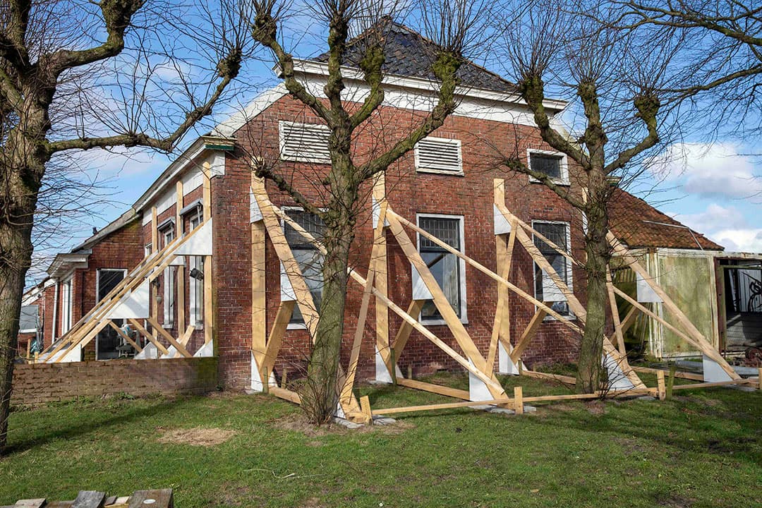 De totale schade aan getroffen boerderijen wordt geschat op honderden miljoenen euro‘s. - Foto: Koos van der Spek
