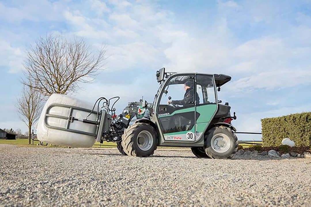 De KT144 heeft een hefhoogte van 4,5 meter en een laadvermogen van 1,45 ton. - Foto: Kramer
