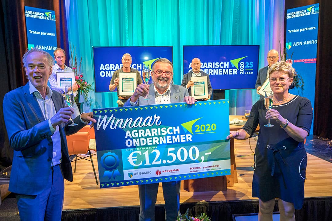 Uitreiking prijs agrarisch ondernemer van het jaar in 2020. - Foto: Koos Groenewold
