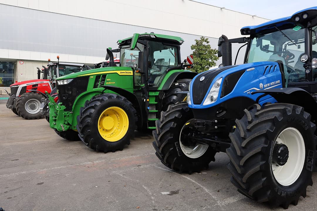 John Deere won twee awards. New Holland won met haar trekker, de T6 180 Methane Power voor de tweede keer de duurzaamheidsprijs. - Foto's: Margriet Nijenhuis.