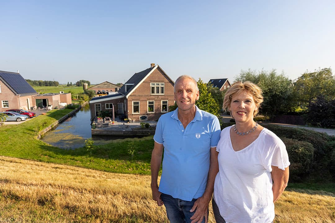 Melkveehouders Gert (61) en Conny (55) Hogendoorn in Gouderak (Z.-H.) zitten in de laatste fase van een onteigeningsprocedure.  - Foto's: Roel Dijkstra