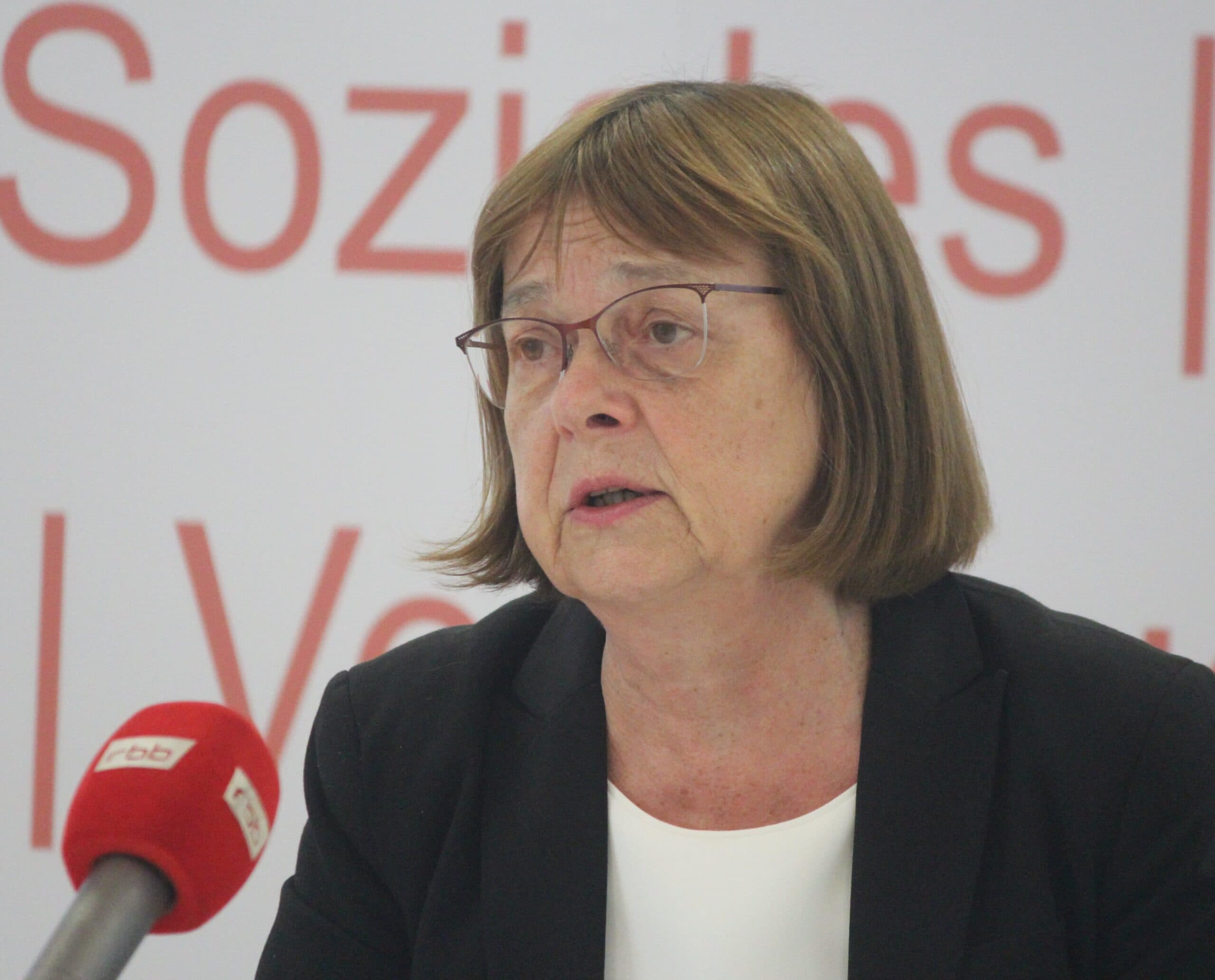 Ursula Nonnemacher, minister voor consumentenbescherming. - Foto: Vincent ter Beek