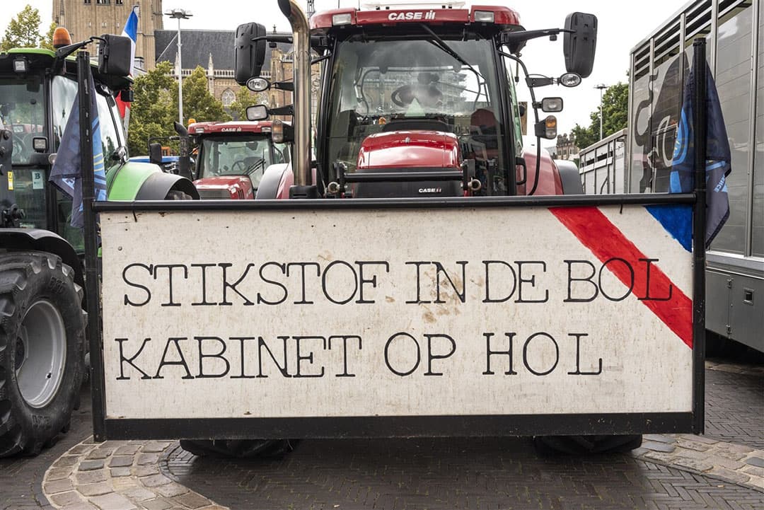 Boeren demonstreerden op 7 juli 2021 met honderden trekkers bij het provinciehuis in Arnhem tegen het stikstofbeleid van de regering. - Foto: ANP/Hollandse Hoogte/Bert Spiertz