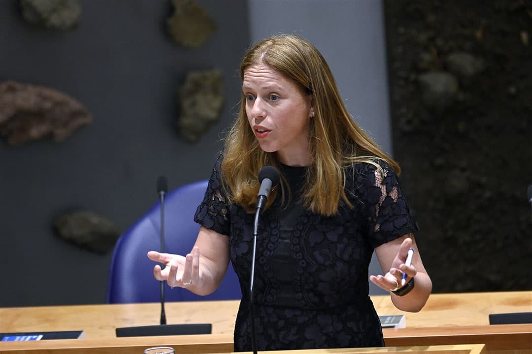 Landbouwminister Schouten tijdens de eerste bijeenkomst in het nieuwe en tijdelijke gebouw van de Tweede Kamer, waar werd begonnen met het wekelijkse mondelinge vragenuur. Foto: ANP
