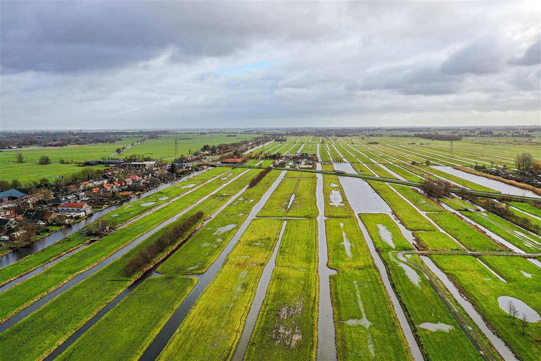 Beeld van de Krimpenerwaard. Daar wordt nu onteigening ingezet om alsnog de gronden in handen van de provincie te krijgen. - Foto: ANP