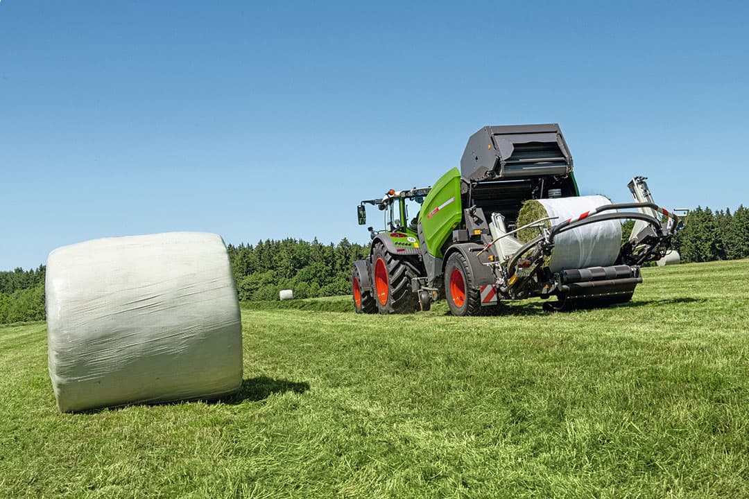 Fendt kan voortaan foliebinding leveren op de Rotana 130 F-rondebalenpers. - Foto: Fendt