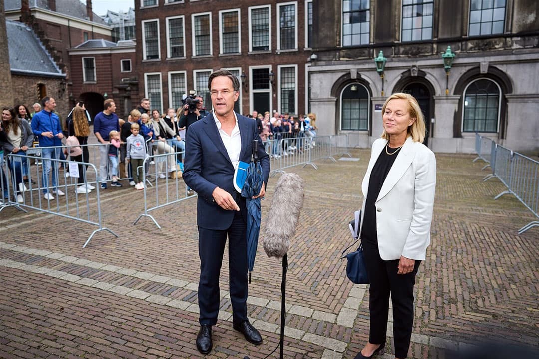 Mark Rutte en Sigrid Kaag na afloop van een gesprek met informateur Mariette Hamer over de kabinetsformatie. - Foto: ANP