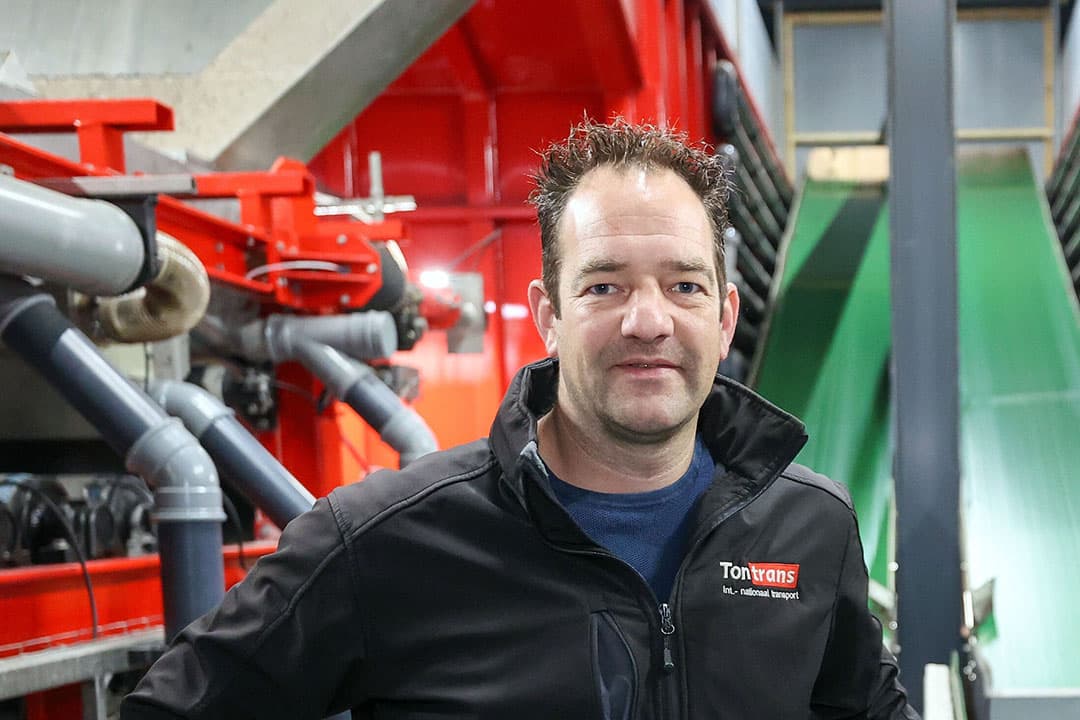 Ton van Genugten in zijn fabriek Orgamex in Sterksel (N.-Br.) afgelopen juli. - Foto: Bert Jansen