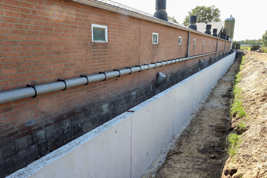 Het concept met een zogeheten spoeltoilet kan worden toegepast bij bestaande stallen. - Foto: Bert Jansen