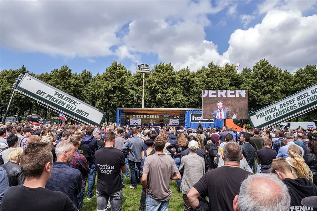 Boeren vragen zich af hoe hun eigen bedrijf er over een jaar of tien uit zal zien. - Foto: ANP
