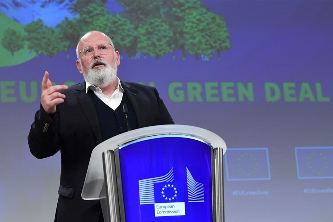 Vicevoorzitter van de Europese Commissie, Frans Timmermans, onthult voorstellen om de overgang naar een koolstofarme economie te regelen, genaamd Green Deal, tijdens een persconferentie in het EU-parlement in Brussel op 14 juli 2021. - Foto: ANP