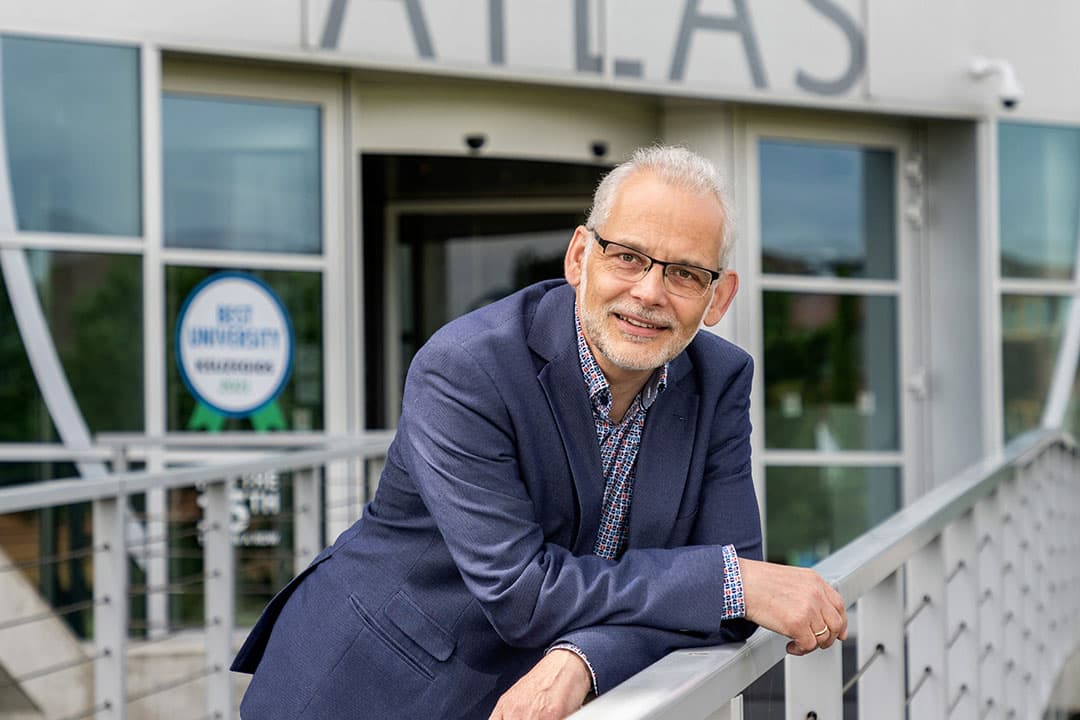 Robert Hoste (55) is econoom varkensproductie bij Wageningen Economic Research. Zijn onderzoeksveld betreft de varkenseconomie van Nederland, internationale analyses en de varkensproductiekolom. Hij is lid van diverse internationale organisaties. - Foto: Herbert Wiggerman