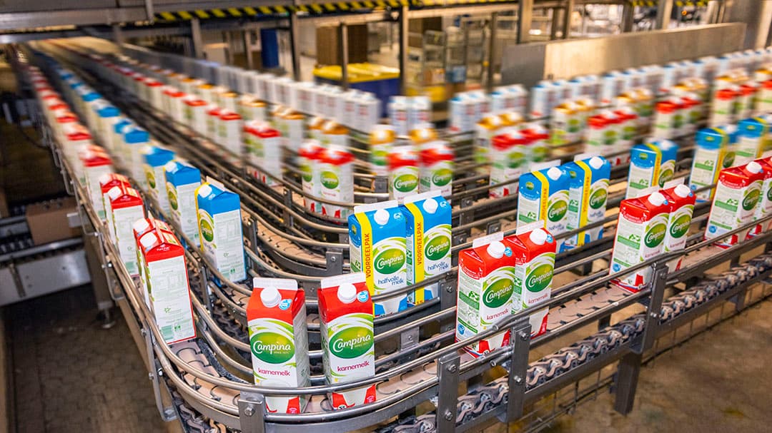Productie van Planet Proof-zuivelproducten bij FrieslandCampina. - Foto: Ronald van den Heerik Fotografie