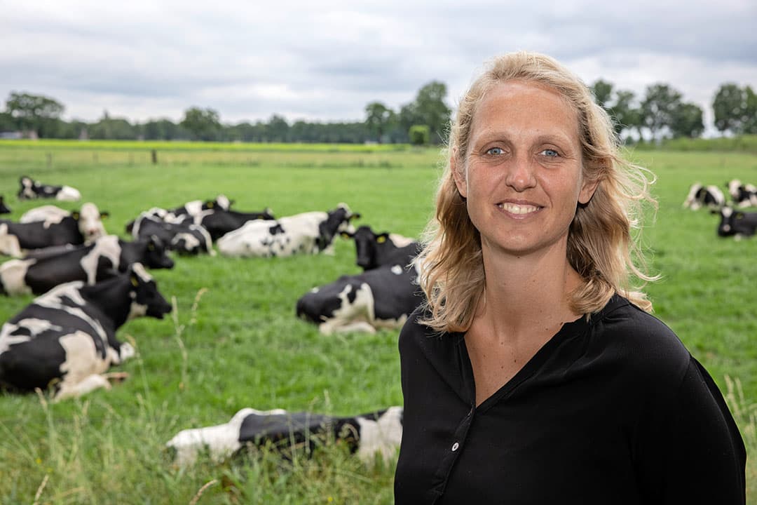 Lianne van Dongen (41) is sinds 2018 veterinair directeur Veepro Holland, onderdeel van Vee&Logistiek Nederland. - Foto: Peter Roek