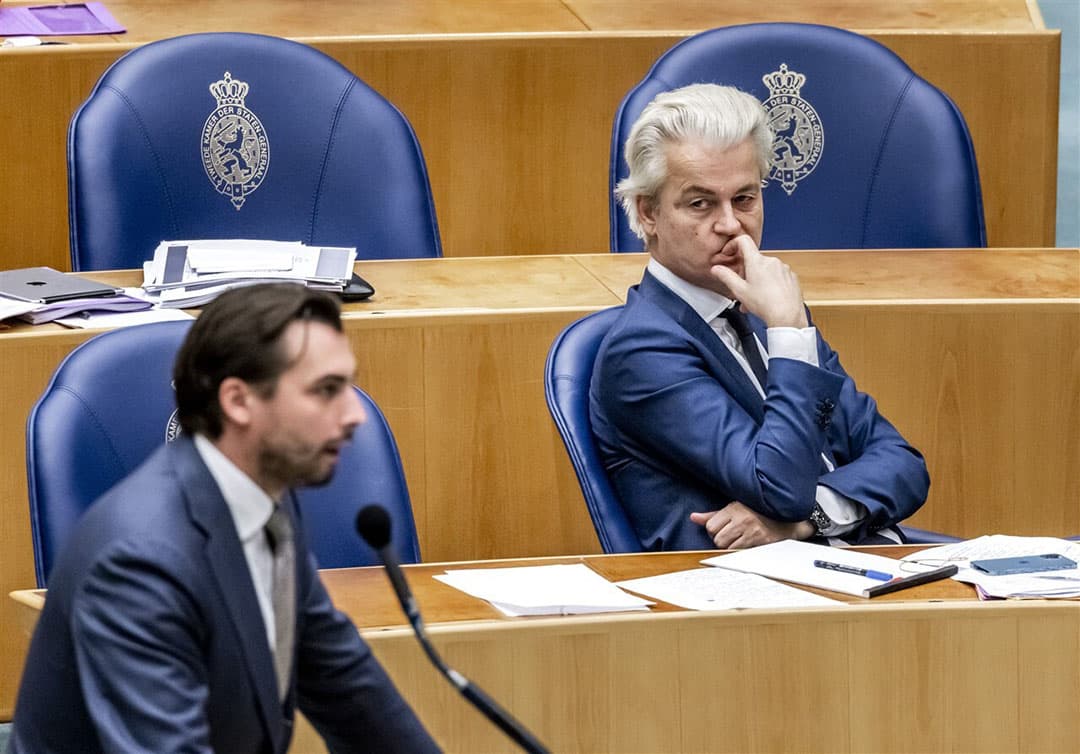 Thierry Baudet (links, Forum voor Democratie) en Geert Wilders (PVV) in de Tweede Kamer. - Foto: ANP