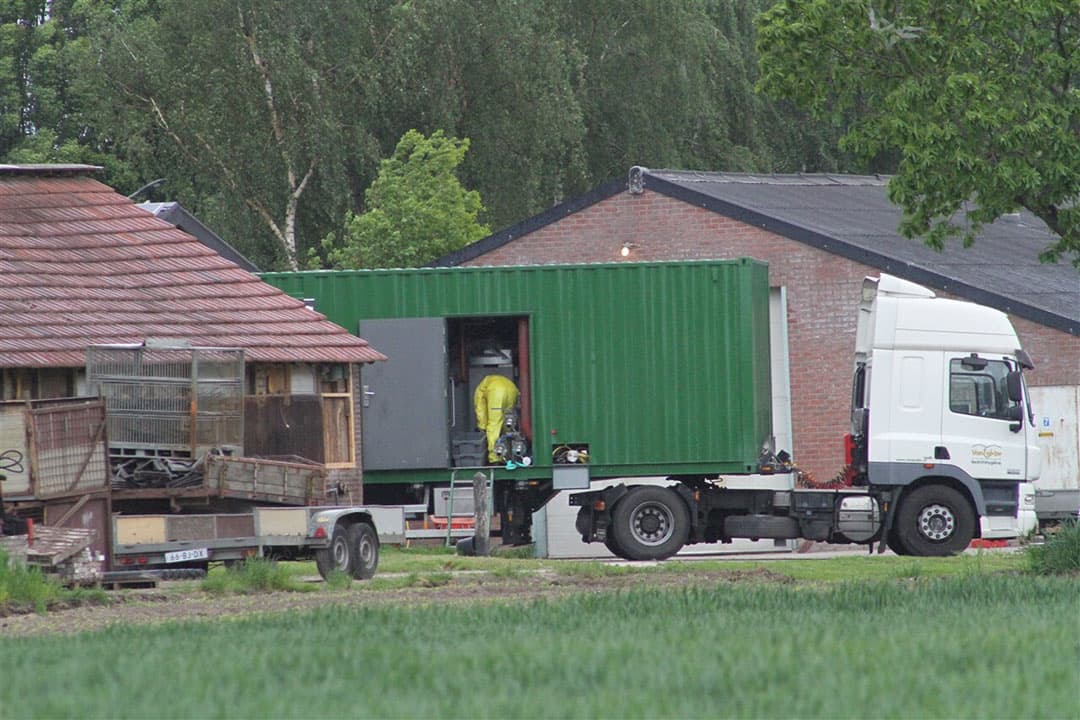De Nederlandse Voedsel en Warenautoriteit (NVWA) ontruimt op 22 mei een kalkoenenbedrijf in Weert (Limburg) nadat vogelgriep type H5 is vastgesteld. - Foto: ANP/Hollandse Hoogte/AS Media