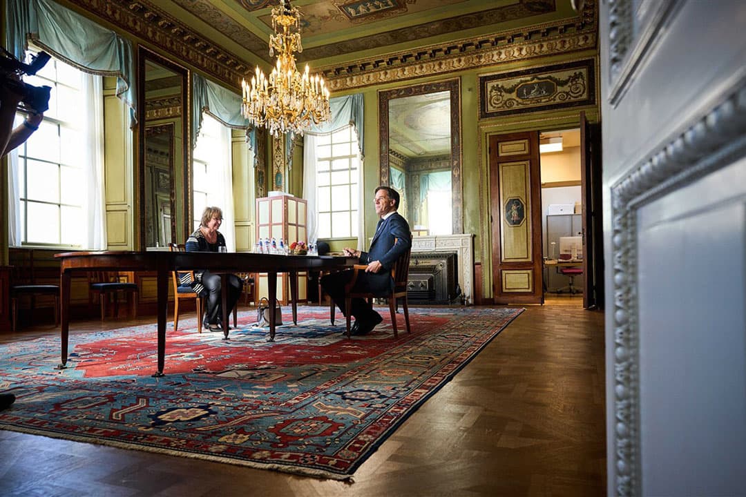 Informateur Mariette Hamer met VVD-leider Mark Rutte. - Foto: ANP