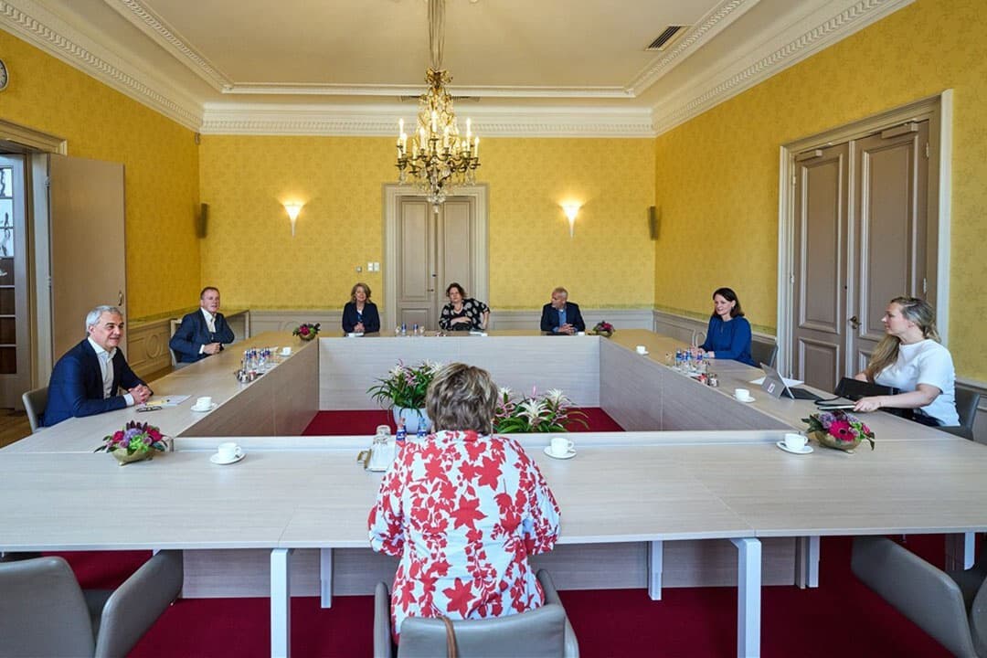 Informateur Mariette Hamer ontvangt vertegenwoordigers uit verschillende sectoren. - Foto: ANP