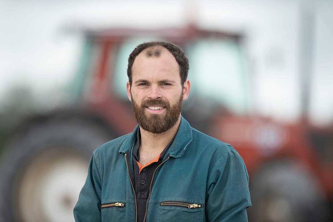 Joost Waiboer (25) woont in Anna Paulowna (N.-H.) en heeft in maatschap met zijn ouders een akkerbouwbedrijf van 125 hectare. - Foto's: Mark Pasveer