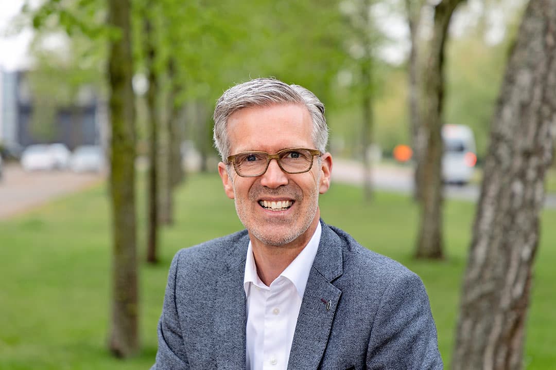 Makelaar Ard Klijsen (48) neemt eind deze maand na 6 jaar afscheid als voorzitter van de vakgroep Agrarisch & Landelijk van de NVM, de Nederlandse Vereniging van Makelaars. - Foto: Herbert Wiggerman