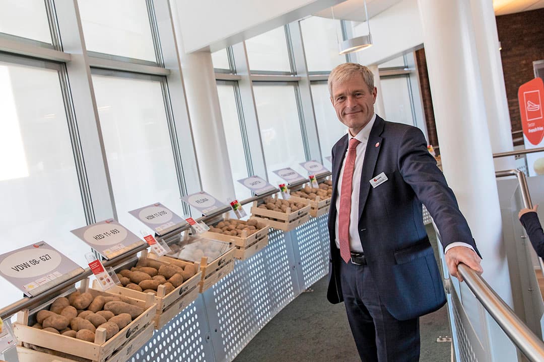 CEO Gerard Backx van HZPC op de aardappelrassenshow die in 2018 werd gehouden. - Foto: Anne van der Woude