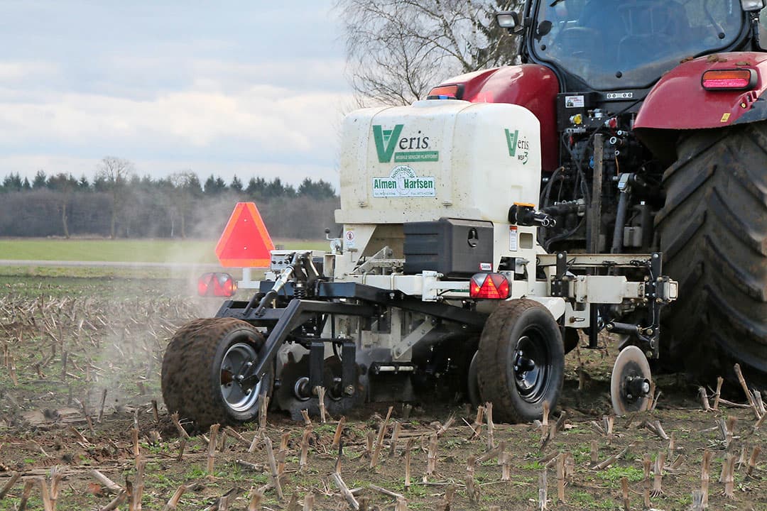 Een Veris-bodemscanner brengt de bodem in kaart gebracht. - Foto: Zwier van de Vegte