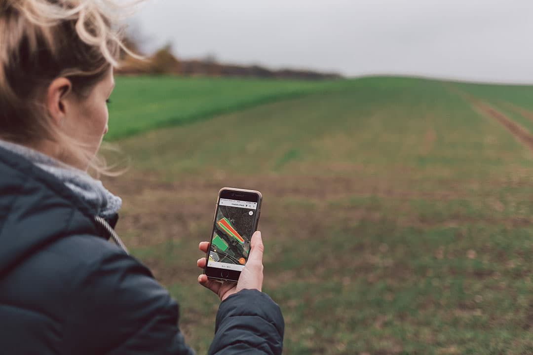 De myKWS app is een digitale adviseur die je 24/7 kunt raadplegen en je ondersteunt in werkzaamheden op het veld en in de stal. - Foto: KWS