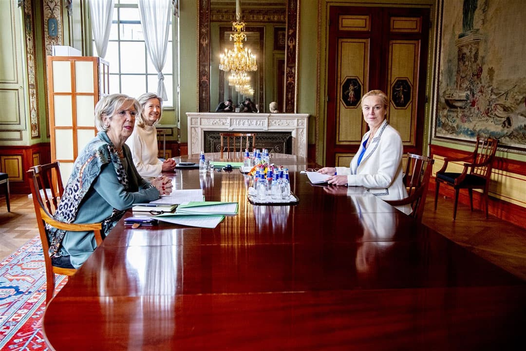 Fractievoorzitter Sigrid Kaag van D66 in de stadhouderskamer in de Tweede Kamer voor een gesprek met verkenners Annemarie Jorritsma en Kasja Ollongren. - Foto: ANP