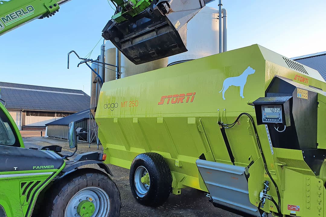 Storti lanceert Dogo horizontale voermengwagens