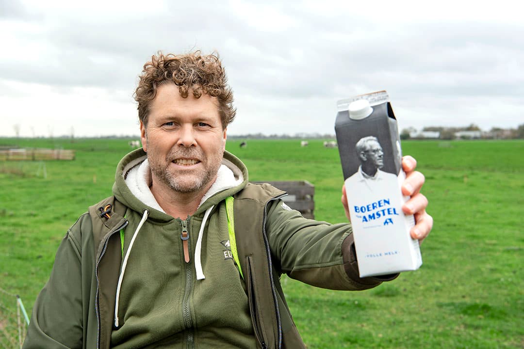 Michel Penterman:  Wie onze melk drinkt, zorgt ervoor dat het Amstelland in stand blijft.  Foto: Cor Salverius