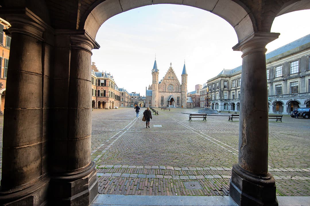 Den Haag  heeft de neiging onder het motto  het moet van Brussel  van alles door te drukken, vindt Linda Janssen van de POV. - Foto: ANP