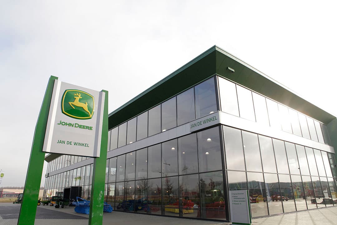 Een vestiging van John Deere-dealer Jan de Winkel die eind 2019 werd overgenomen door Groenoord. Groenoord, Kraakman en Geert-Jan de Kok zijn de enige overgebleven John Deere-dealers in Nederland. - Foto: Hans Prinsen