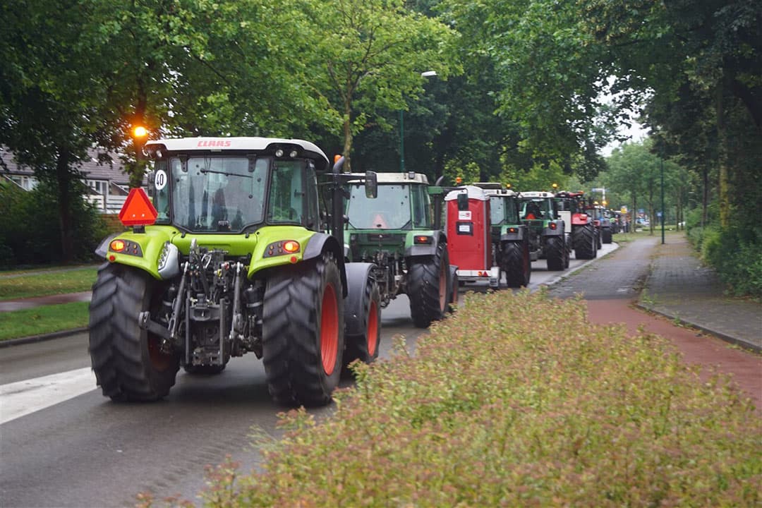 Eerder deze zomer voerden boeren ook al actie met trekkers tegen de voermaatregel van minister Schouten. - Foto: ANP