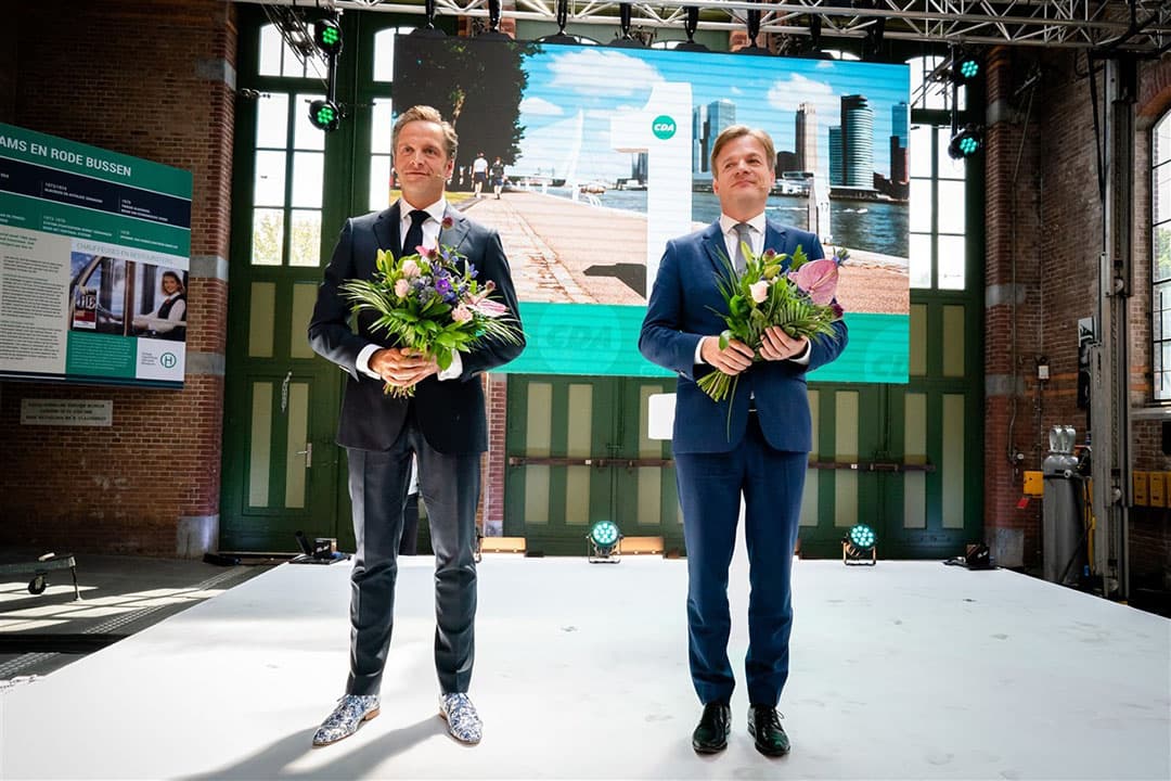 Hugo de Jonge en Pieter Omtzigt tijdens de bekendmaking van de lijsttrekkersverkiezing van het CDA. Foto: ANP