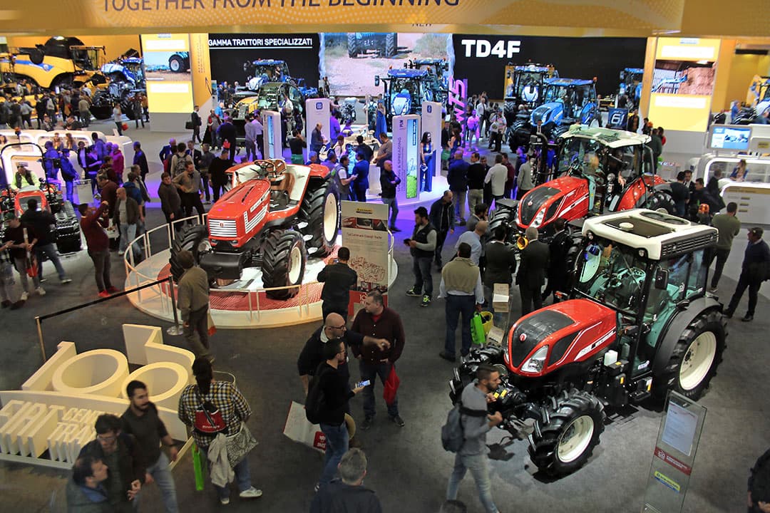 Bezoekers op machinebeurs Eima in november 2018. - Foto: Bas van Hattum