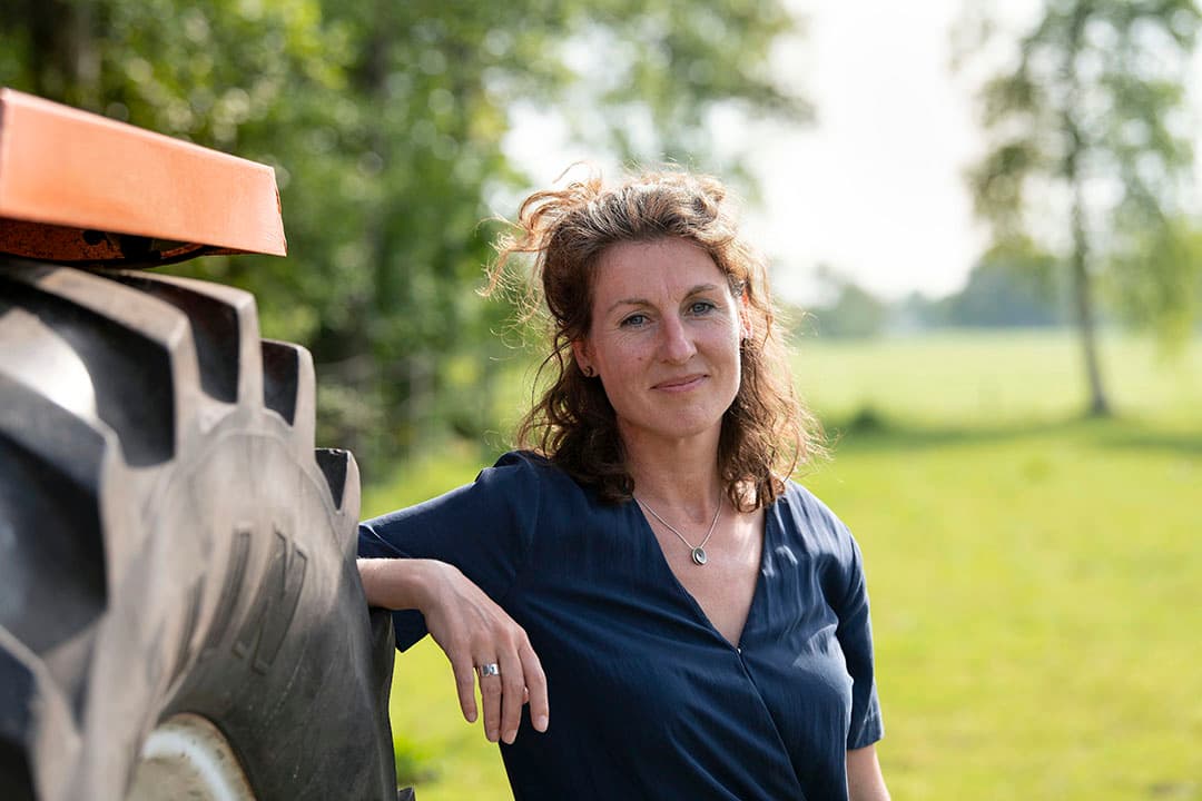 Tialda Hoogeveen:  Zo n stapel dagboeken is voor een journalist een geschenk.  - Foto: Mark Pasveer