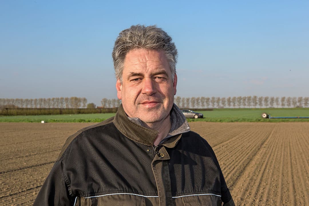 Denis Steijaert is akkerbouwer in het Zeeuwse Nieuw-Namen. - Foto: Peter Roek