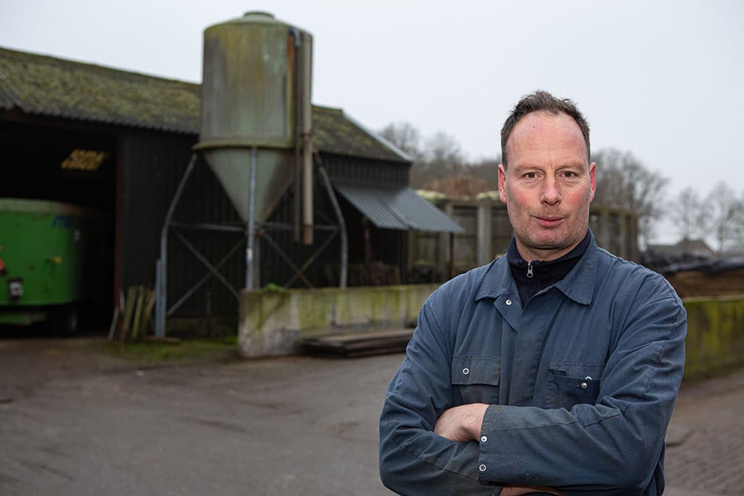 Melkveehouder Alphons de Roij in Alphen