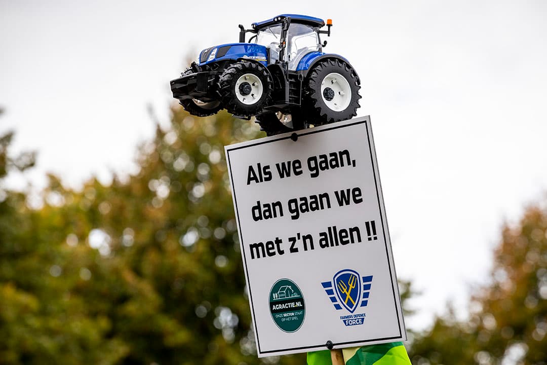 'Toch zegt mijn boerenverstand ook dat het belangrijk is om eveneens aan andere knoppen te draaien. De landbouw kan dit probleem niet alleen oplossen'. Foto: ANP