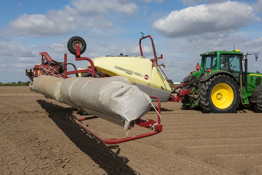 Hardi had altijd al een vaste plaats in de markt met luchtondersteuning, maar mede omdat die aanpak 99% driftreductie kan halen, verkoopt het bedrijf dit jaar eigenlijk ook niks anders dan luchtondersteuning, en met groot succes. - Foto: Peter Roek