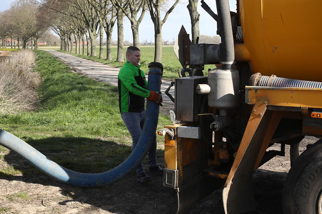 Druk met voorjaarswerkzaamheden. Foto: Henk Riswick